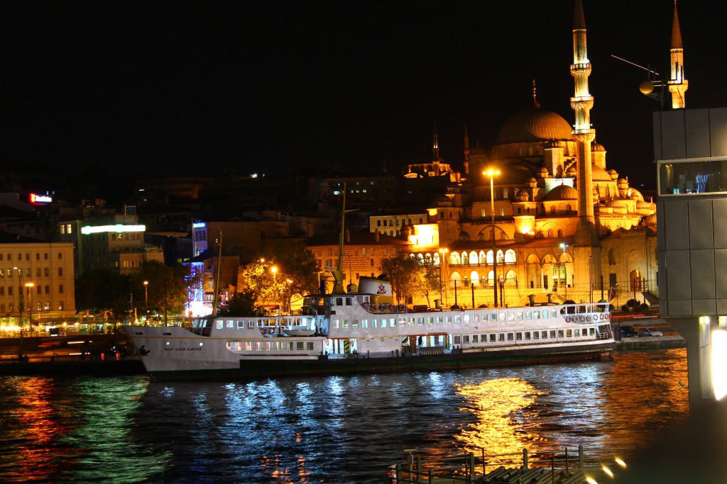 Ночной Стамбул, Босфор